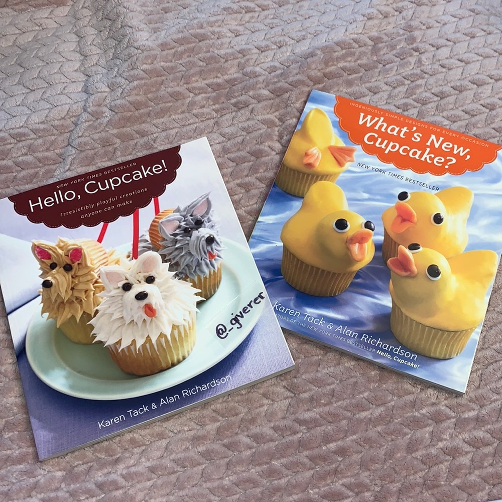 2x Hello, Cupcake! & What’s New, Cupcake! Cookbooks NYT Best Sellers